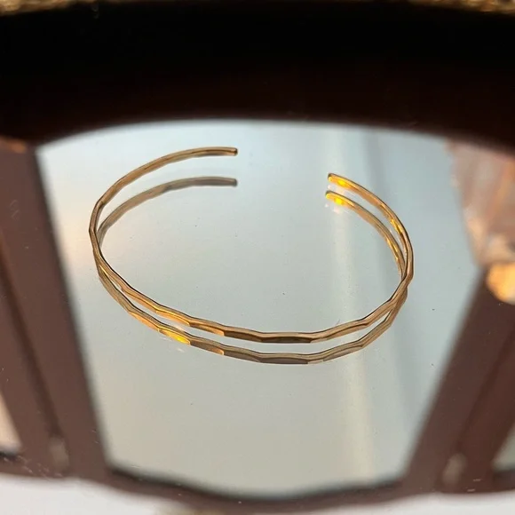 Hammered Gold Plated Bangle Bracelet - Picture 1 of 1